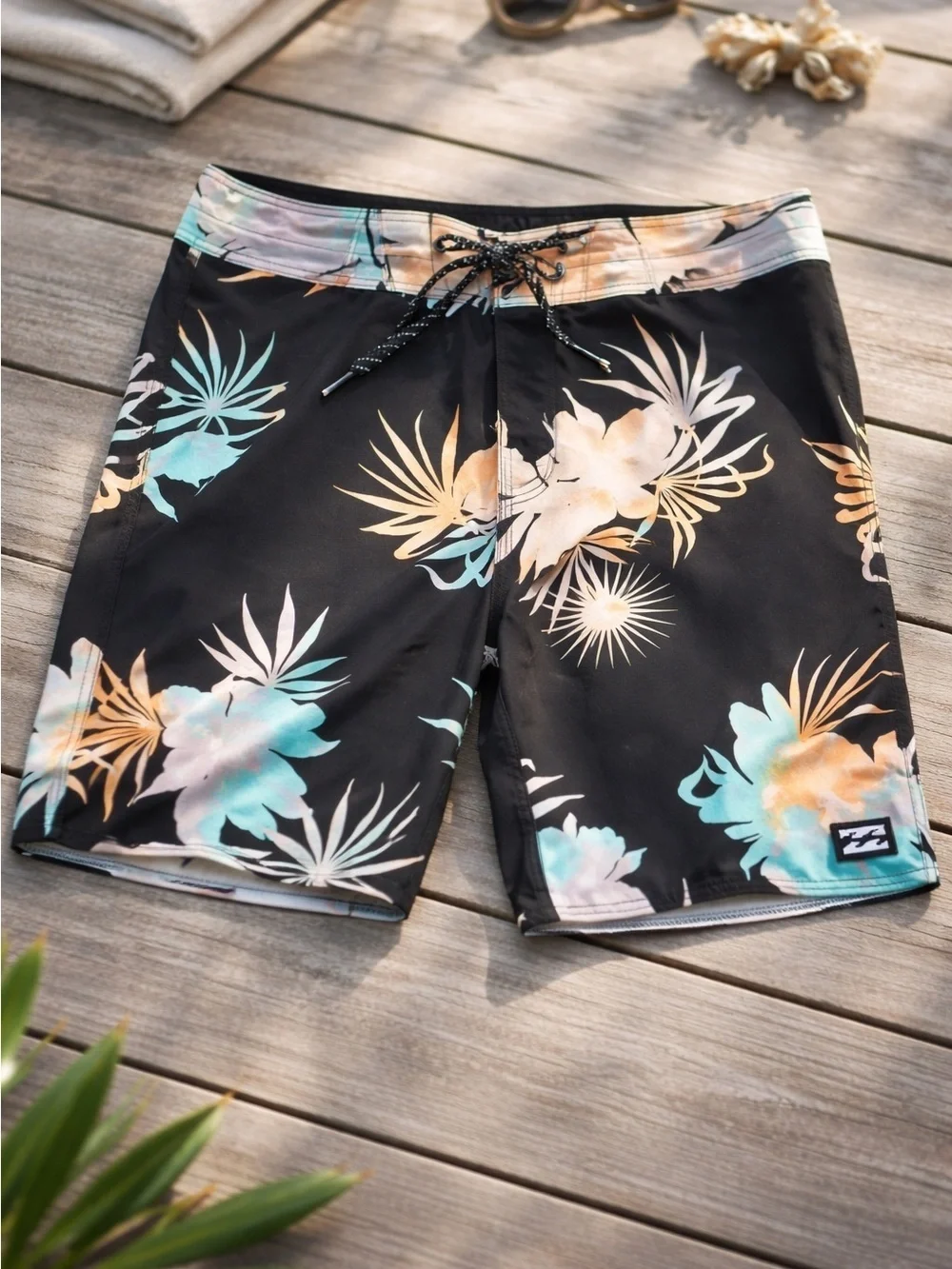 NWT Billabong Youth Boys Recycler Sunday Pro Board Shorts Black Floral - Size 25